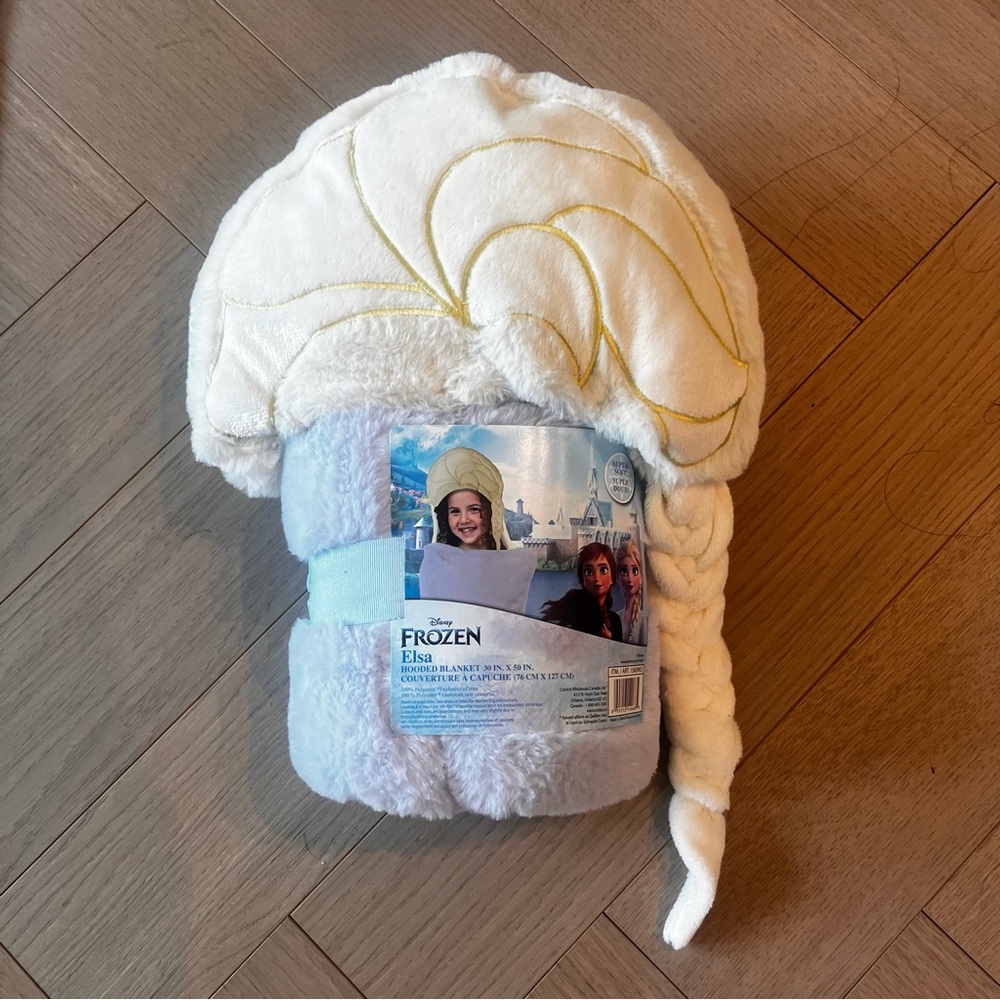 BNWT DISNEY FROZEN ELSA PLUSH HOODED BLANKET